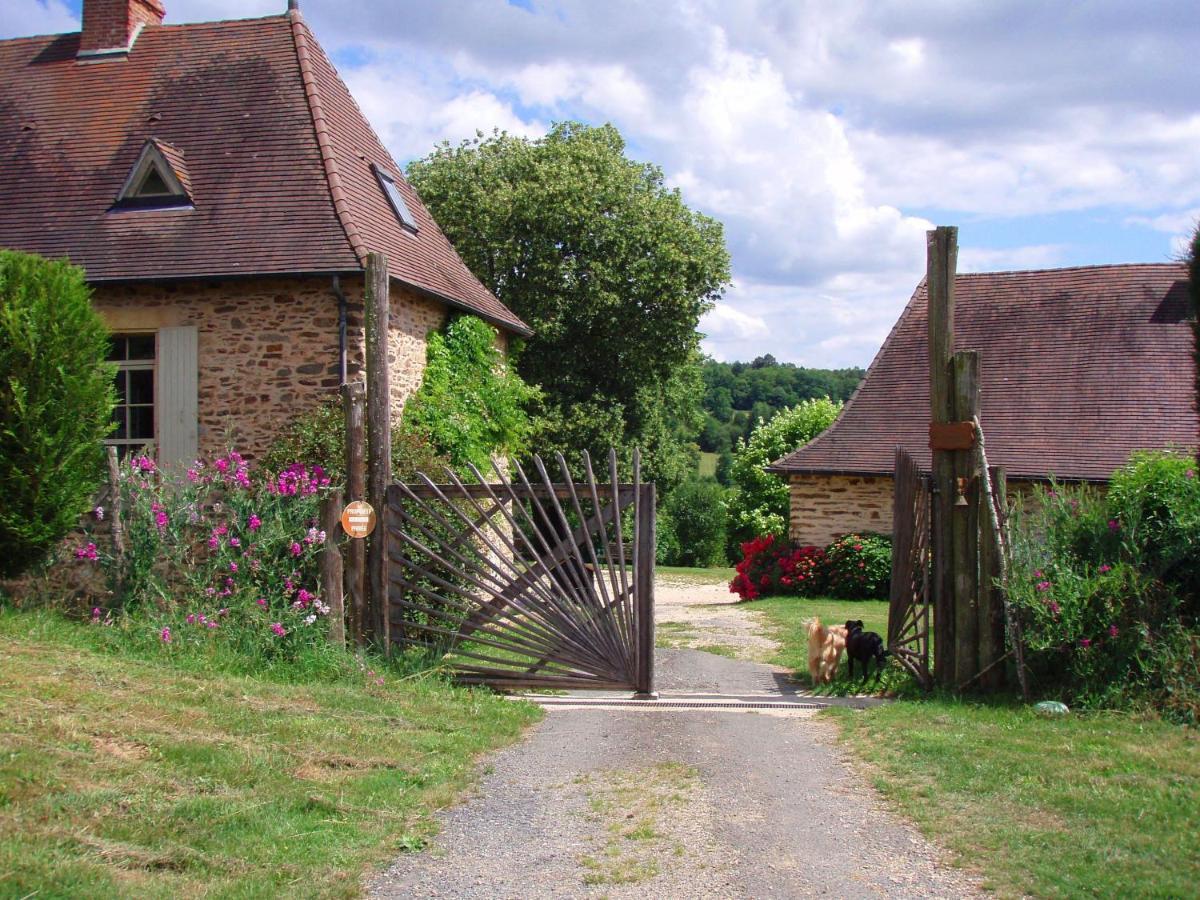 La Ferme De Sapharey Bed & Breakfast Sarrazac  Exterior photo